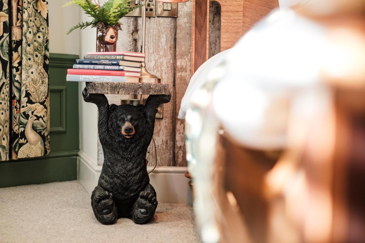 Отель Bear Of Burton Христчёрч Экстерьер фото
